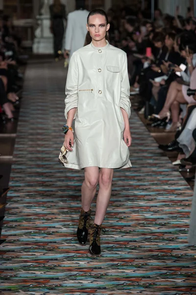 Look 8